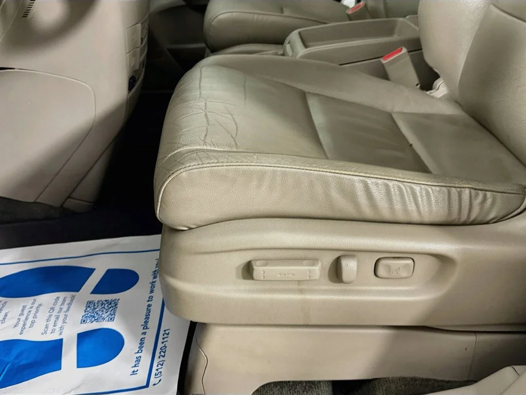 Used 2015 White Honda EX-L image 23