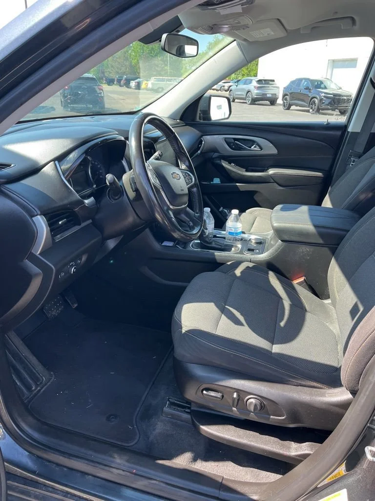 Used 2021 GRAPHITE METALLIC Chevrolet LT Cloth image 7