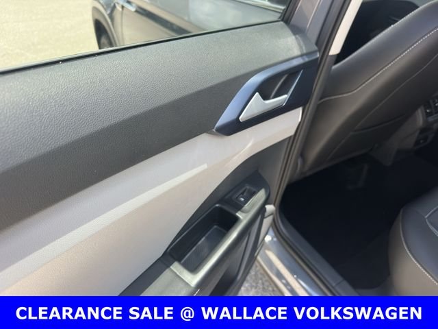 Used 2024 Gray Volkswagen 1.5T SE image 10