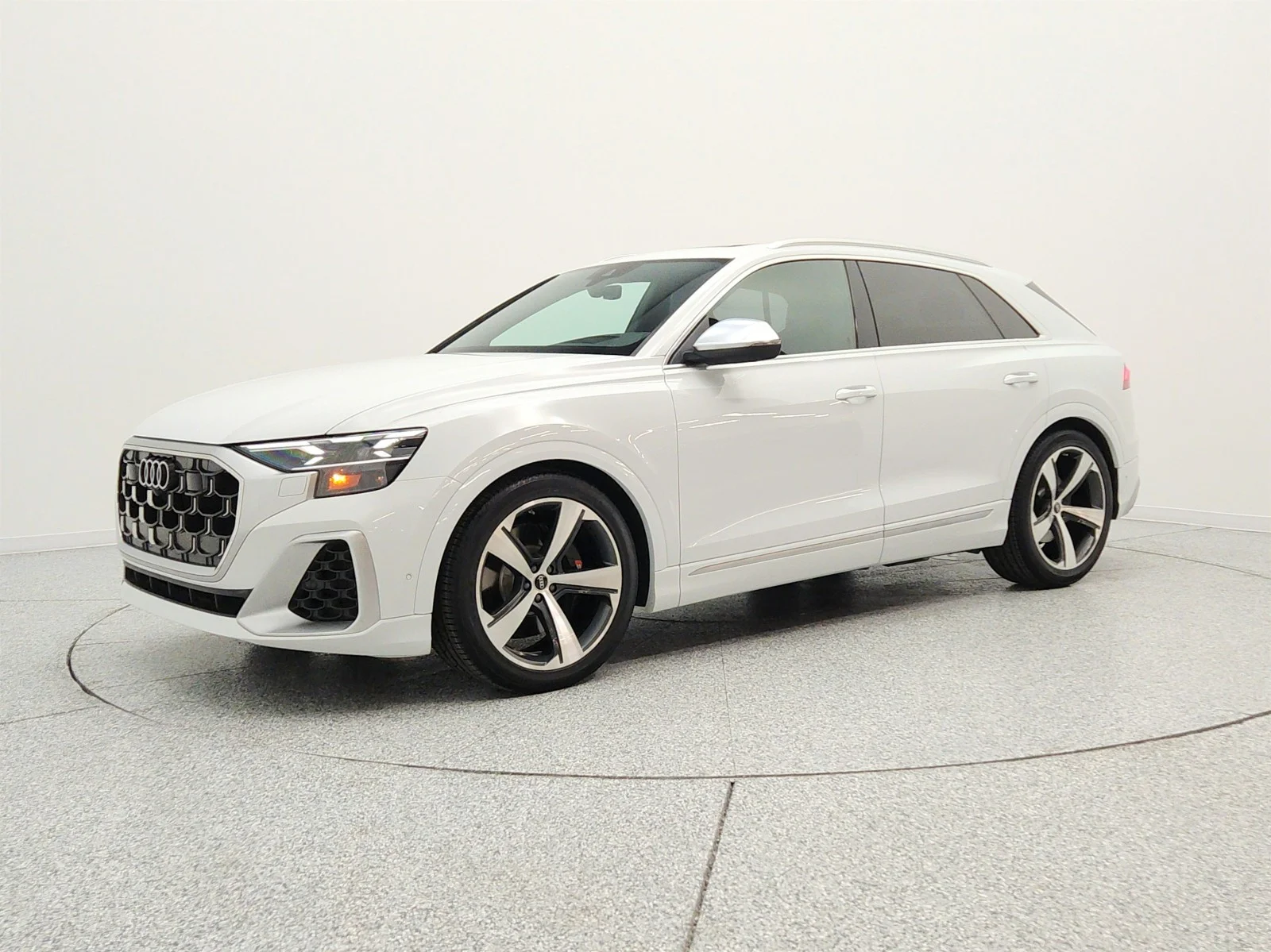 2024 Audi SQ8 Prestige's photo