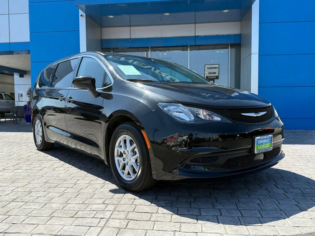 Used 2023 Black Chrysler LX image 4