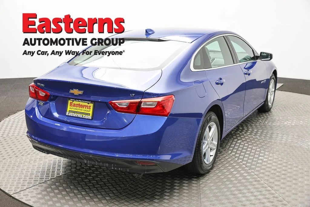 Used 2023 Blue Chevrolet LT image 5