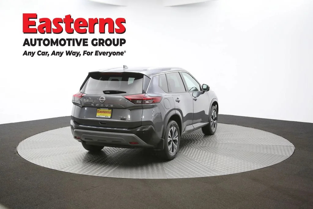 Used 2022 Gray Nissan SV image 38