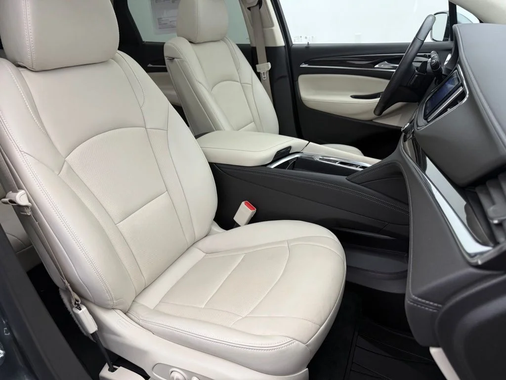 Used 2023 Green Buick Essence image 41