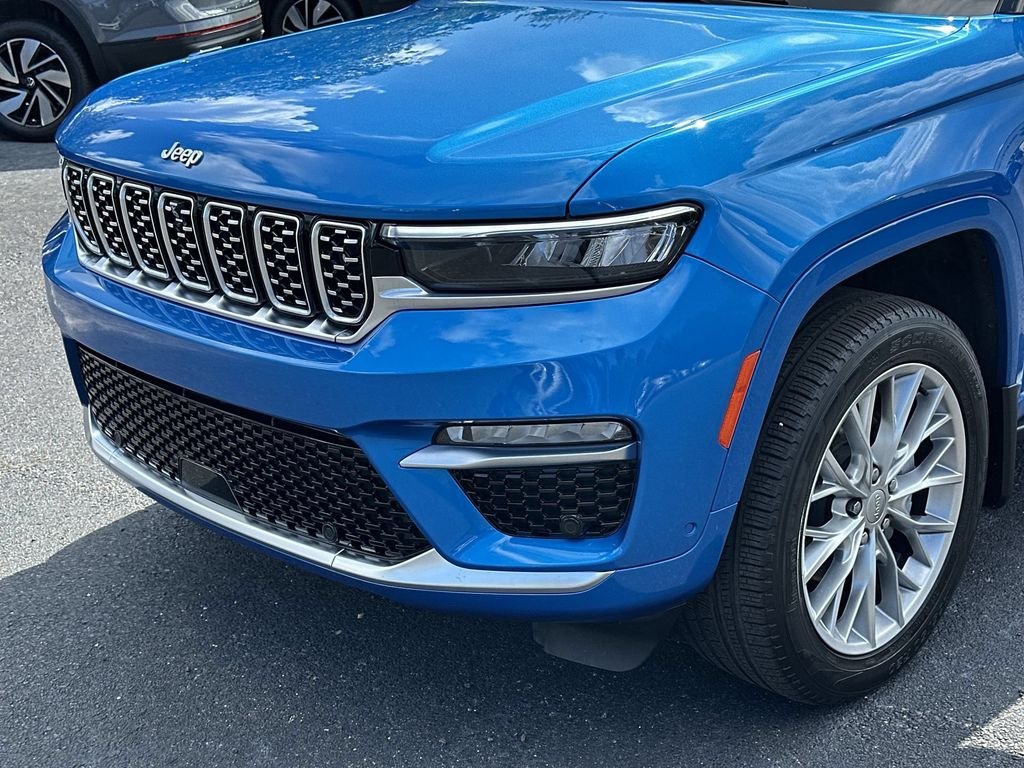 Used 2023 Blue Jeep Summit image 8