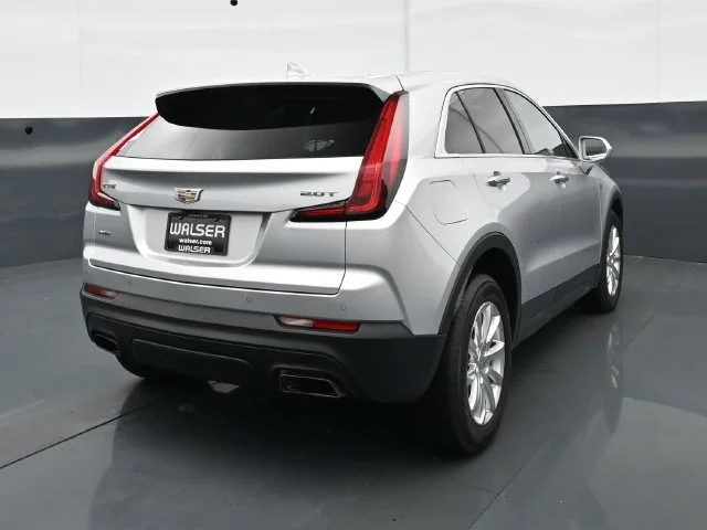 Used 2019 Radiant Silver Metallic Cadillac Luxury image 6