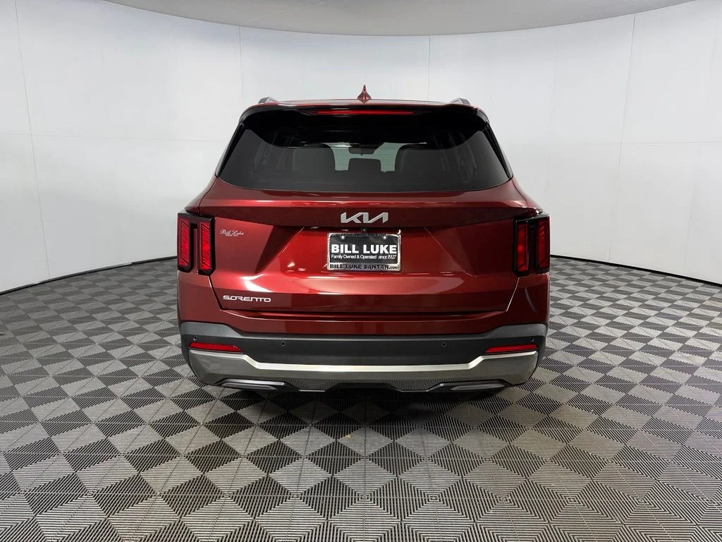 Used 2025 Red Kia S image 10