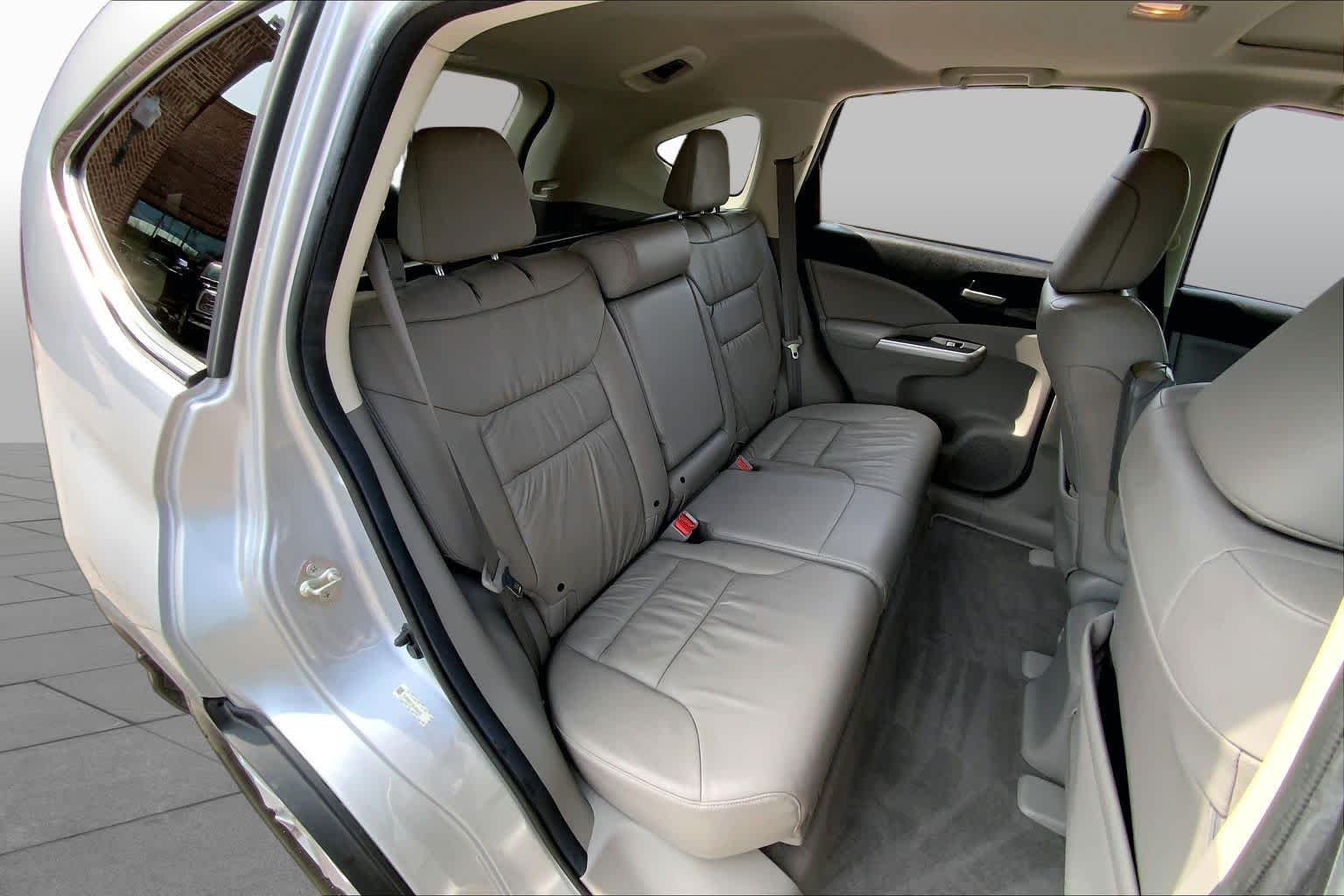 Used 2013 Alabaster Silver Metallic Honda EX-L image 21