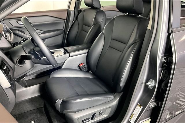 Used 2022 Gray Nissan SV image 20