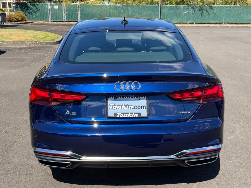 Used 2022 Navarra Blue Metallic Audi Prestige One-Owner image 7