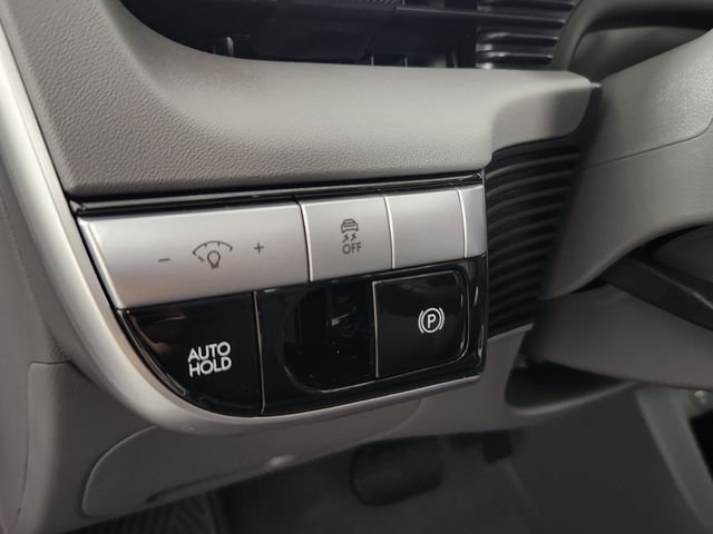 Certified Used 2024 White Hyundai SE image 21