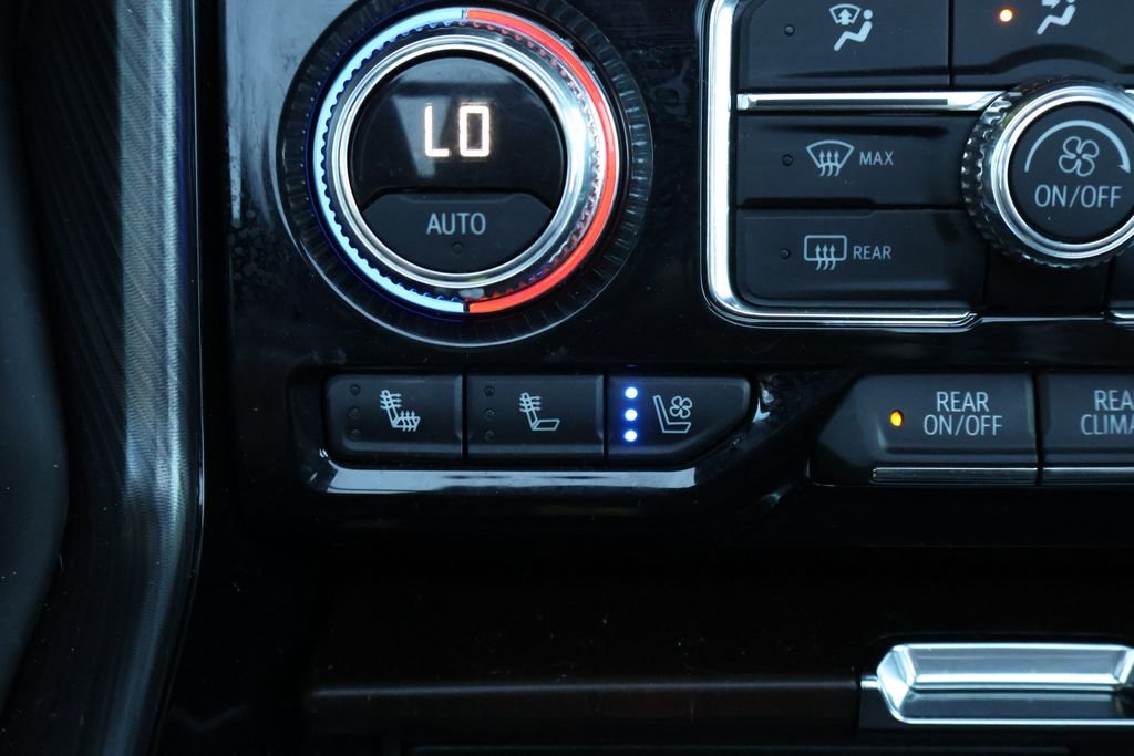 2024 GMC Yukon Denali Ultimate - Photo 23