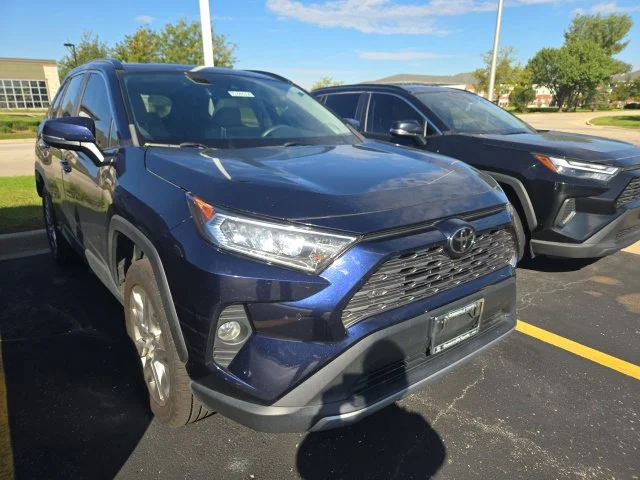 Used 2021  Toyota Limited image 1