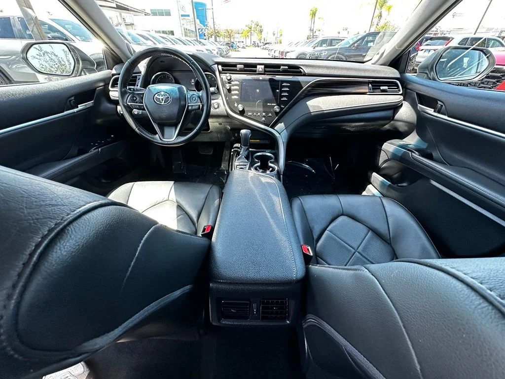 Used 2019 Silver Toyota XLE image 15