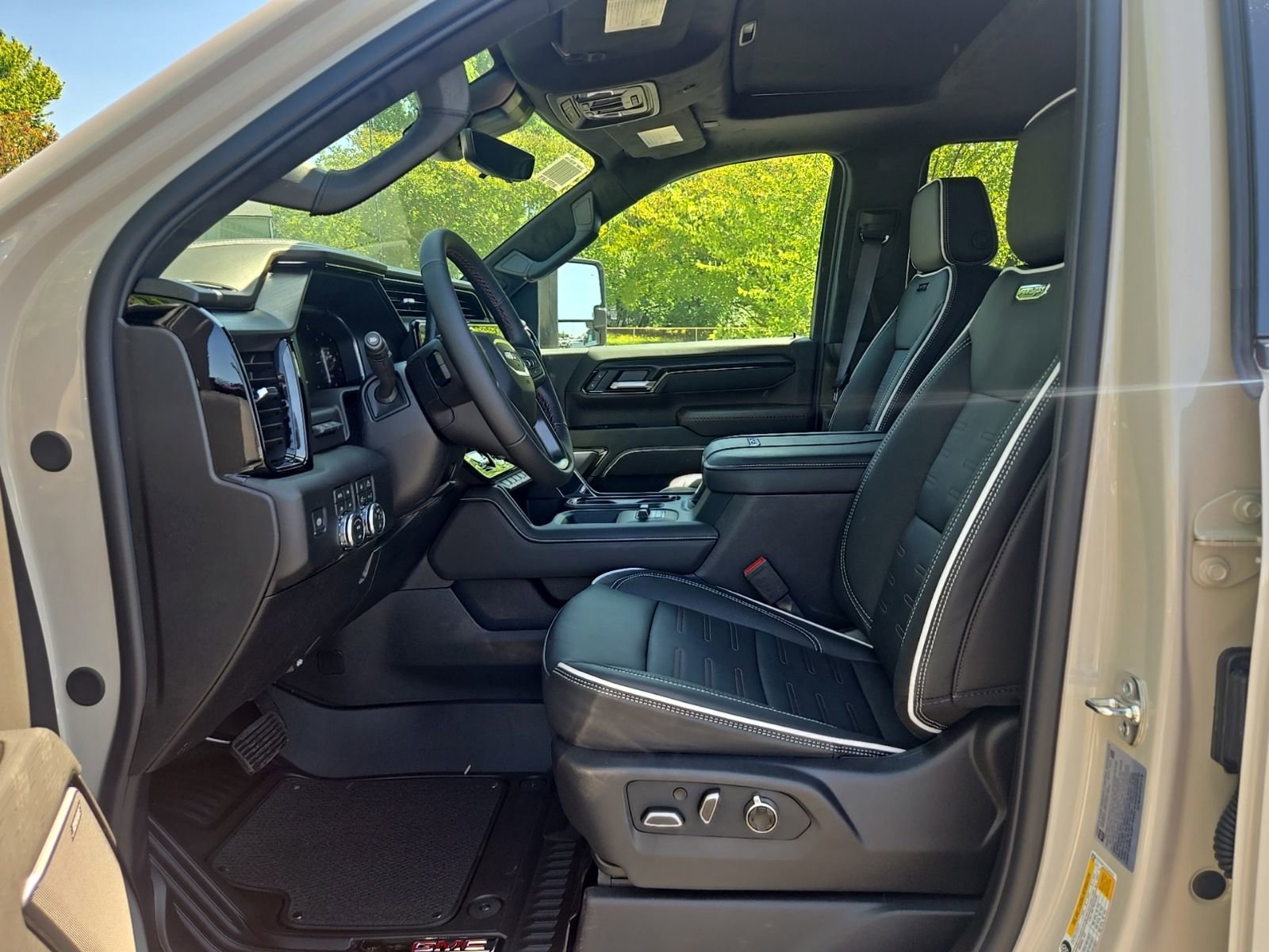 2026 GMC Sierra 2500HD AT4X - Photo 32