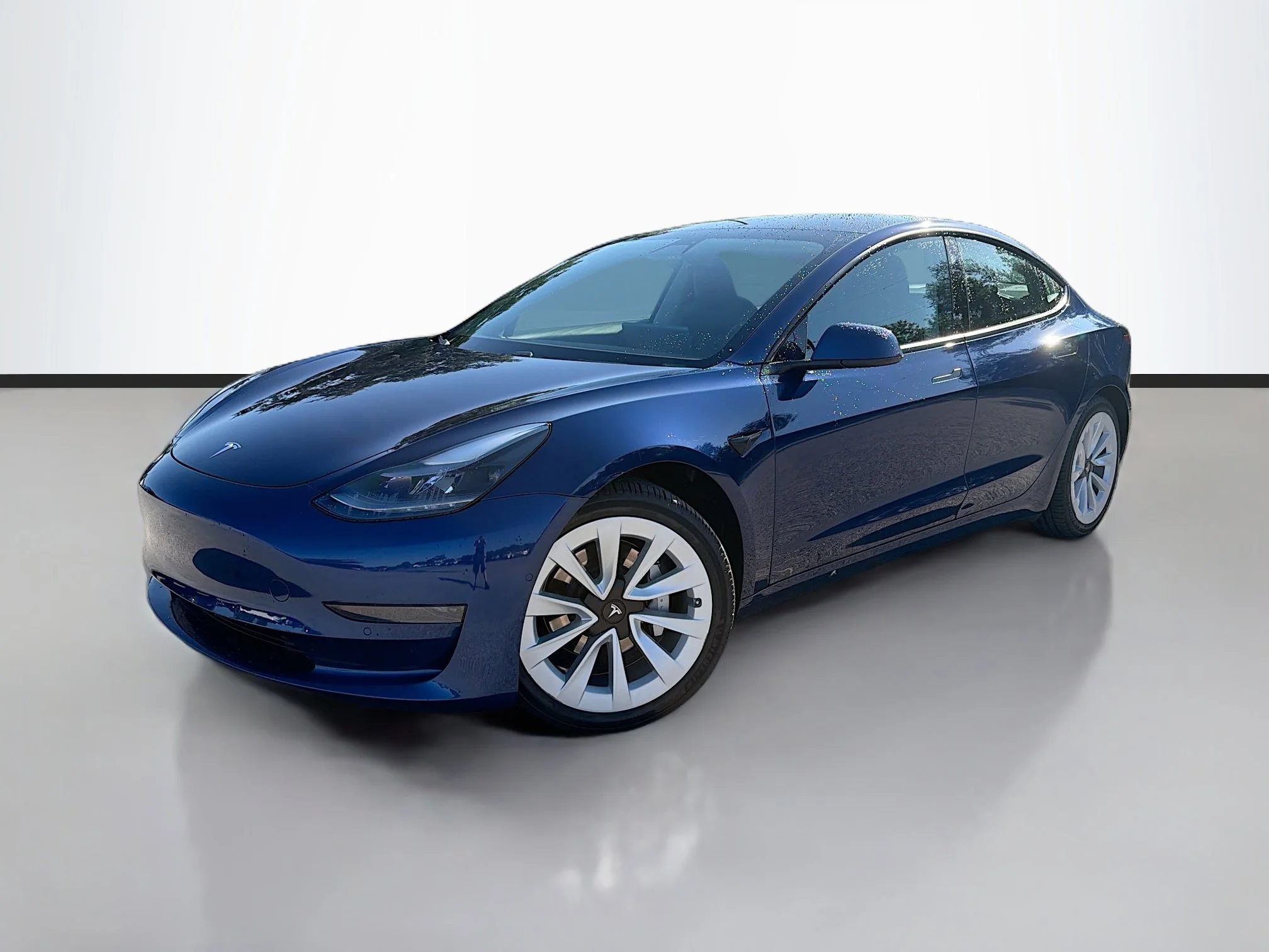 2021 Tesla Model 3 Standard Range Plus's photo
