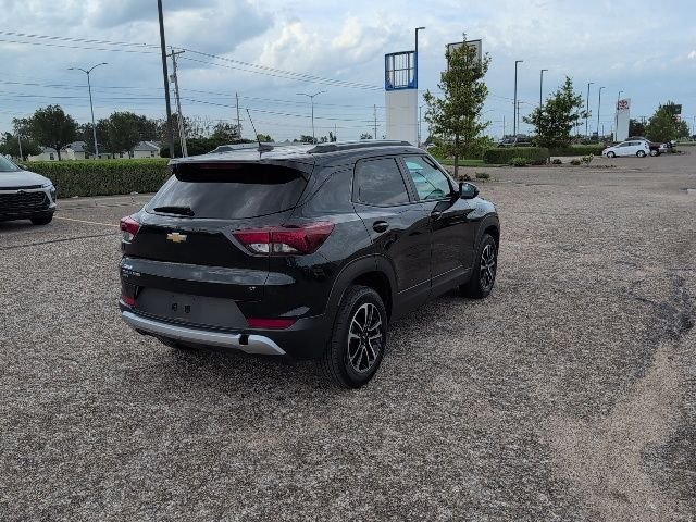 Used 2025 Black Metallic Chevrolet LT image 17