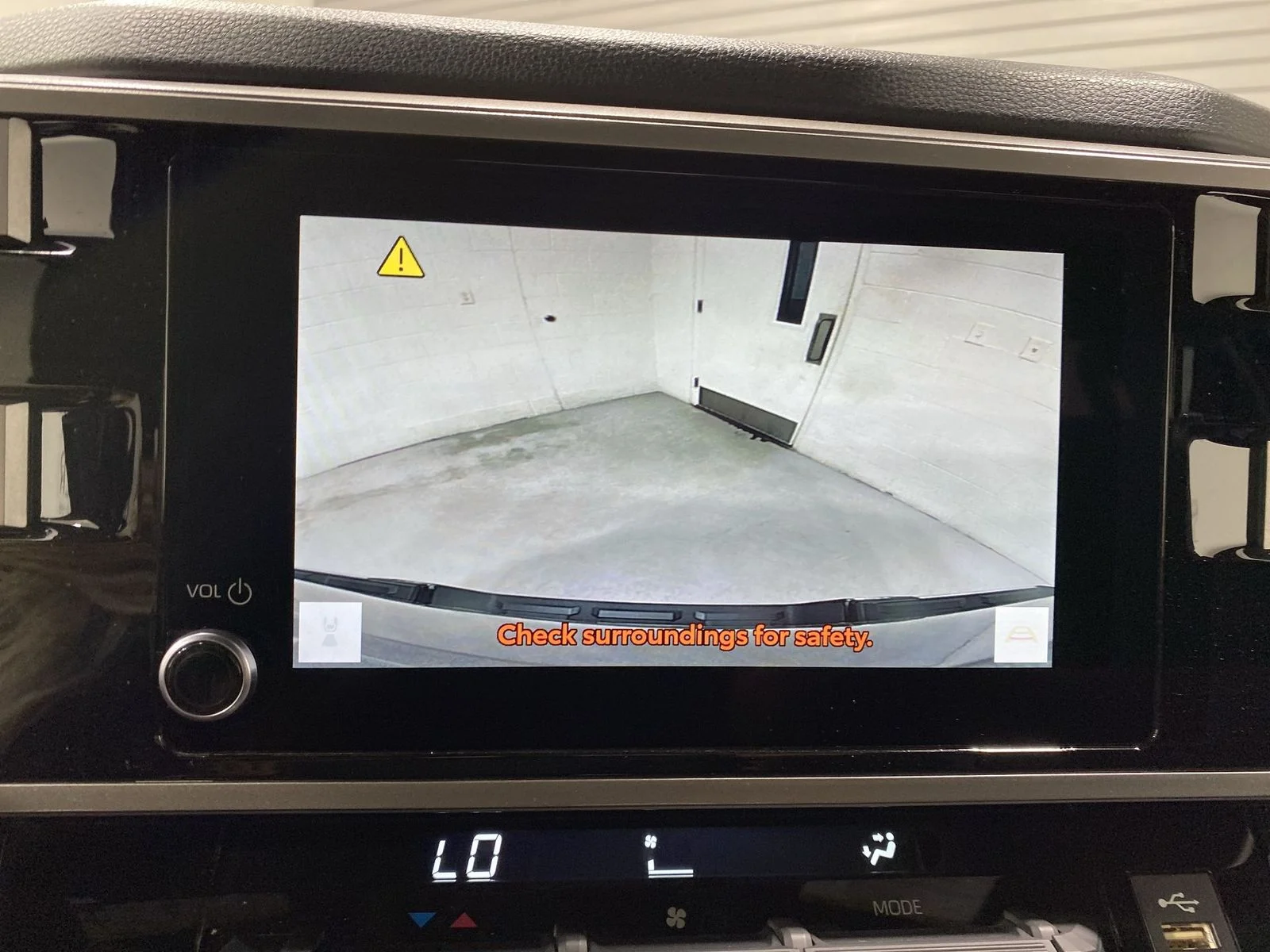 2025 Toyota Tundra SR5 - Photo 17