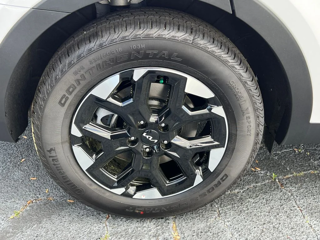 2025 Kia Sorento S - Photo 17