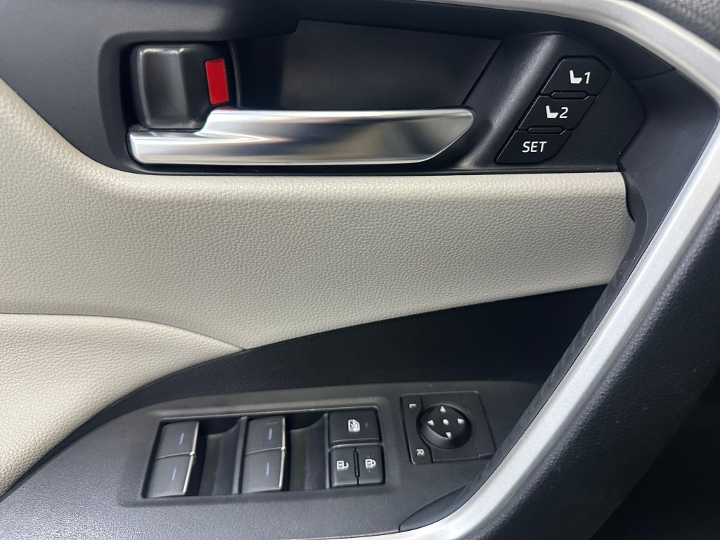 2023 Toyota RAV4 XLE Premium - Photo 6