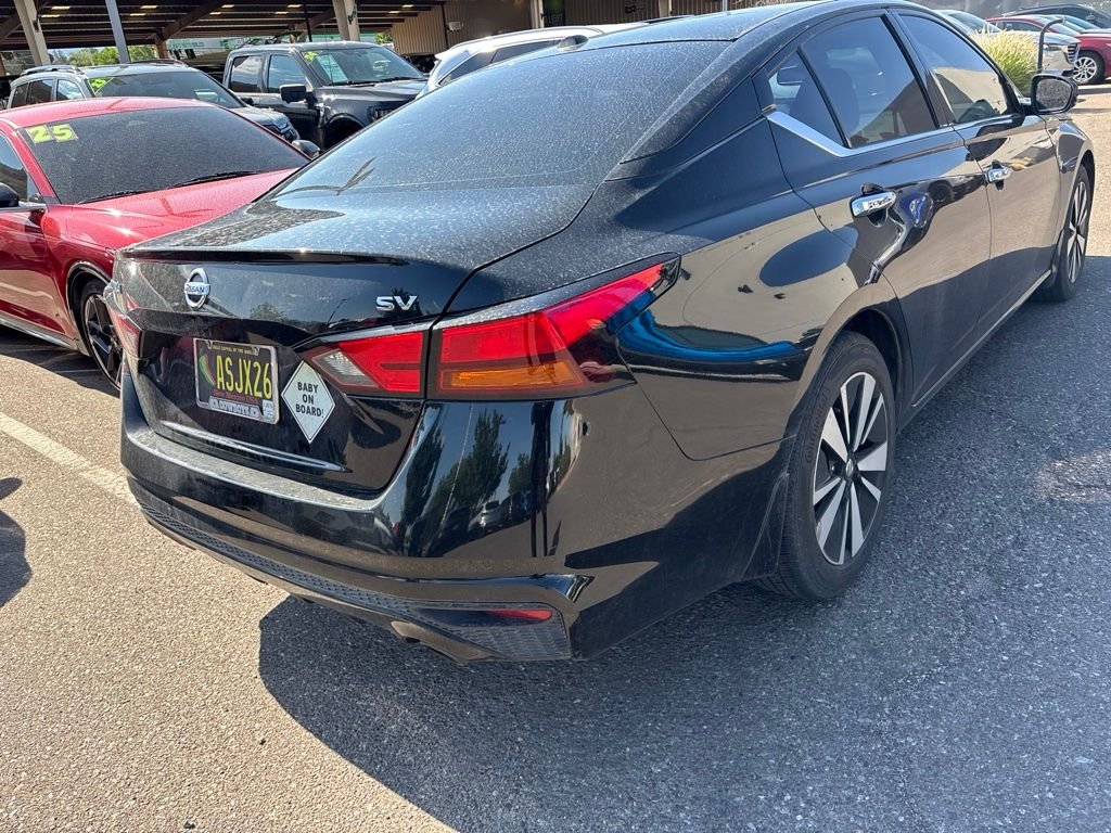 Used 2019 Black Nissan 2.5 SV image 15