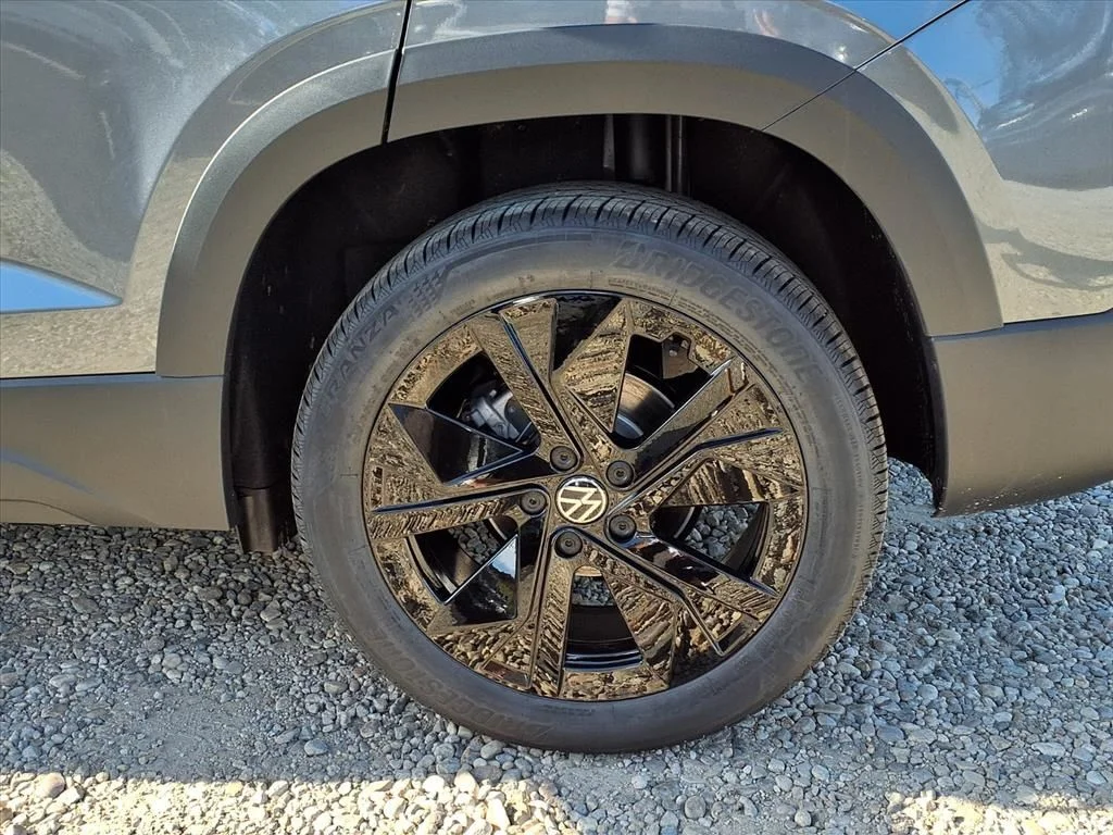 2026 Volkswagen Taos SE - Photo 4