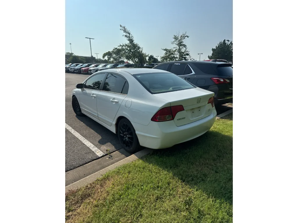 Used 2007 Taffeta White Honda LX image 2