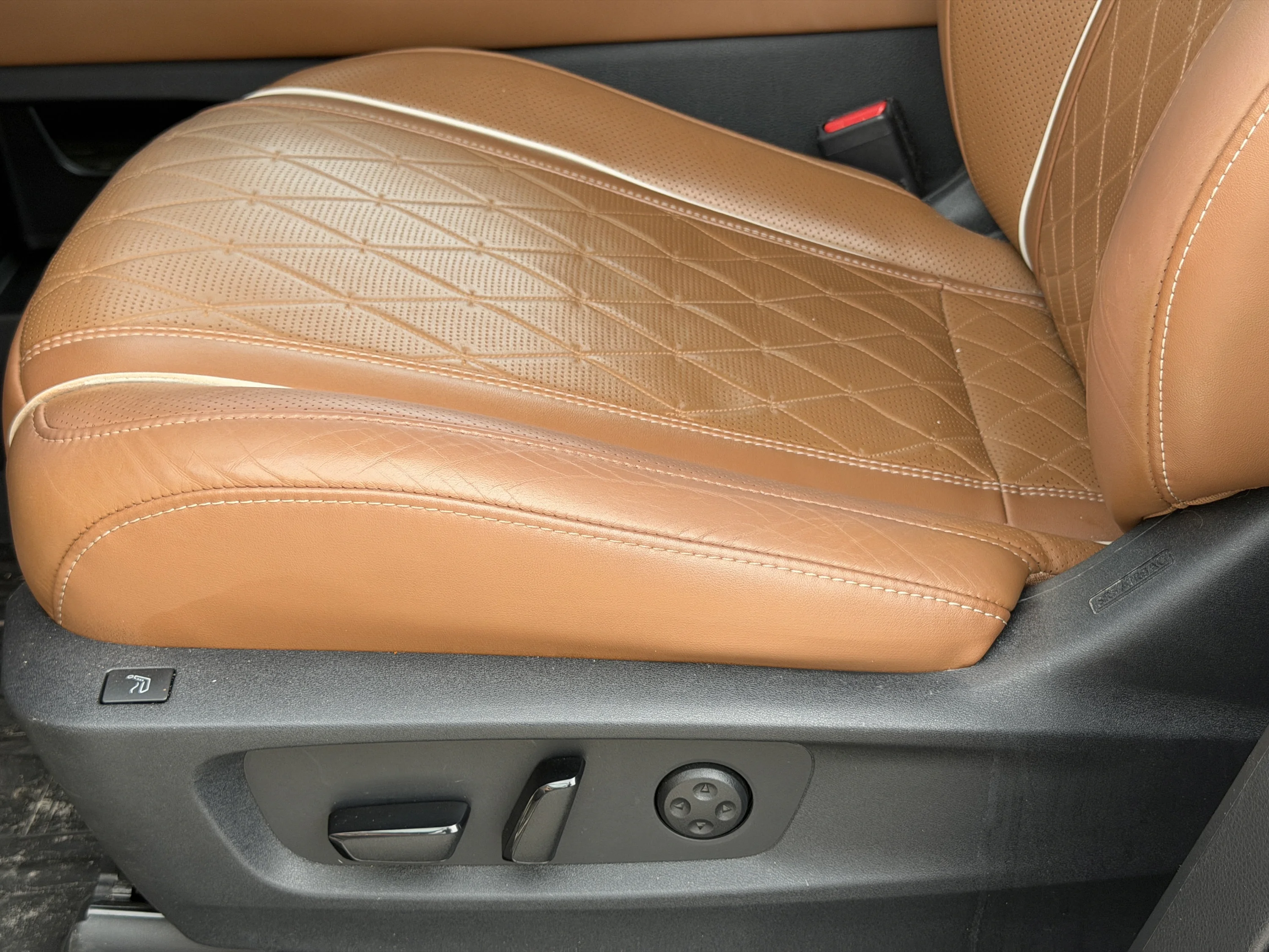 Used 2023 Warm Titanium/Black Obsidian INFINITI AUTOGRAPH image 31
