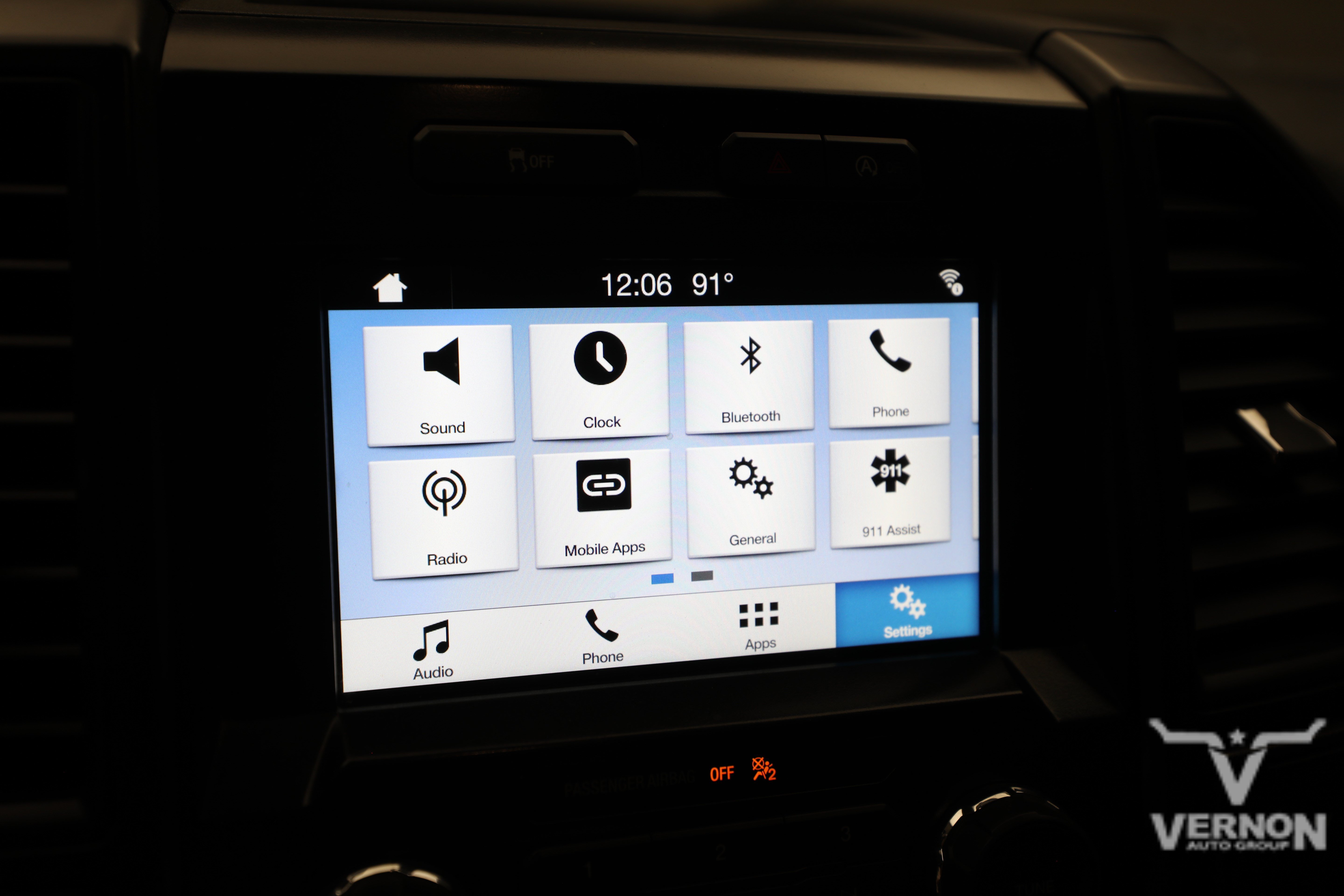 Used 2017 Shadow Black Ford Y image 26