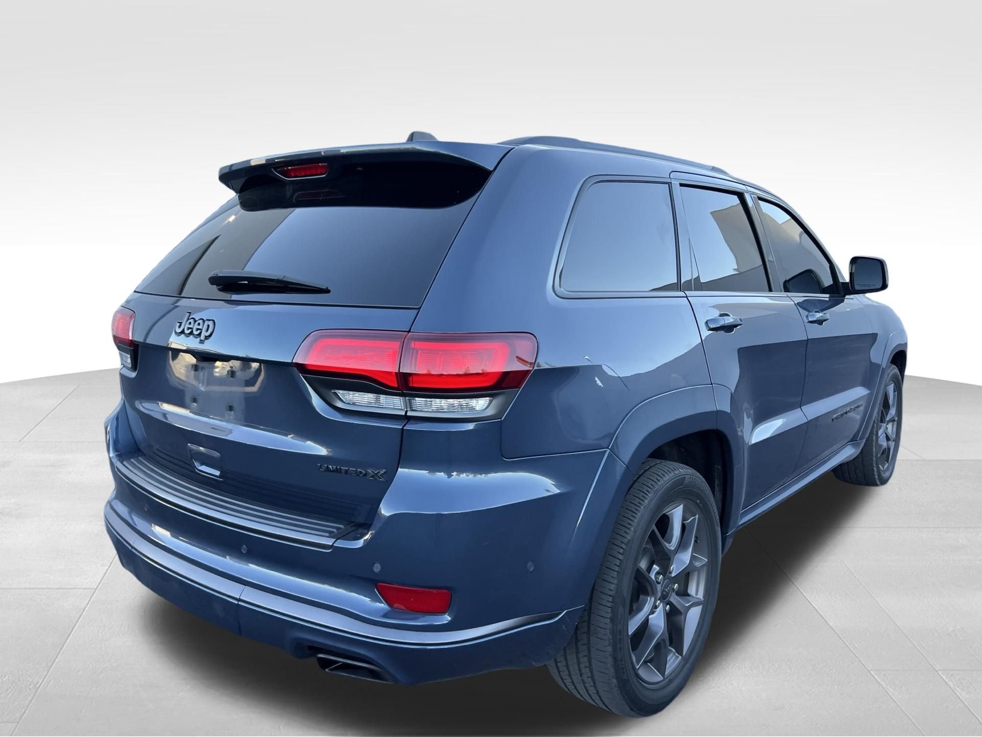 Used 2019 Blue Jeep Limited image 5