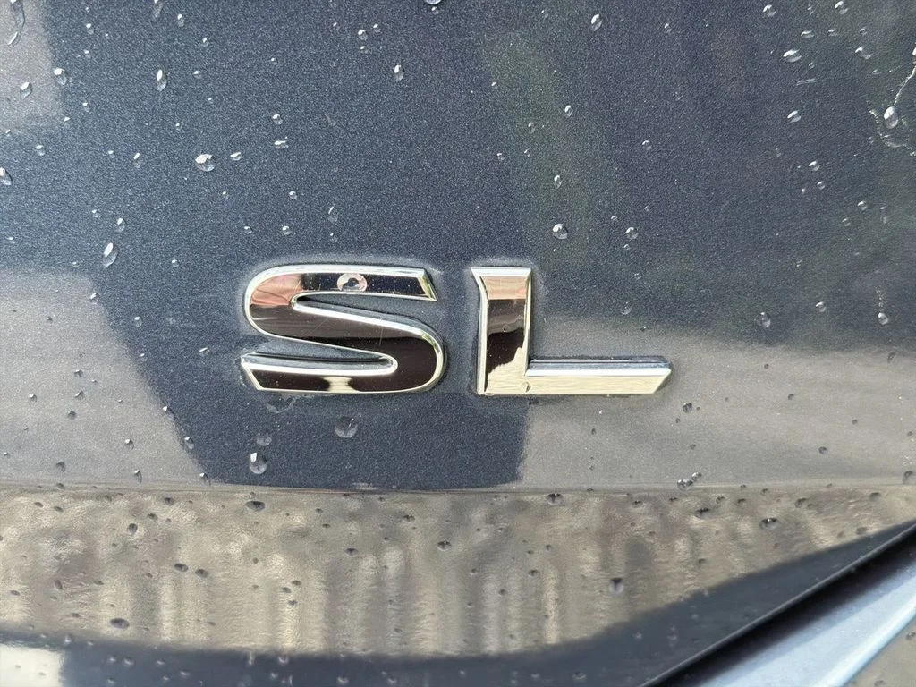 Used 2016 Blue Nissan SL image 29