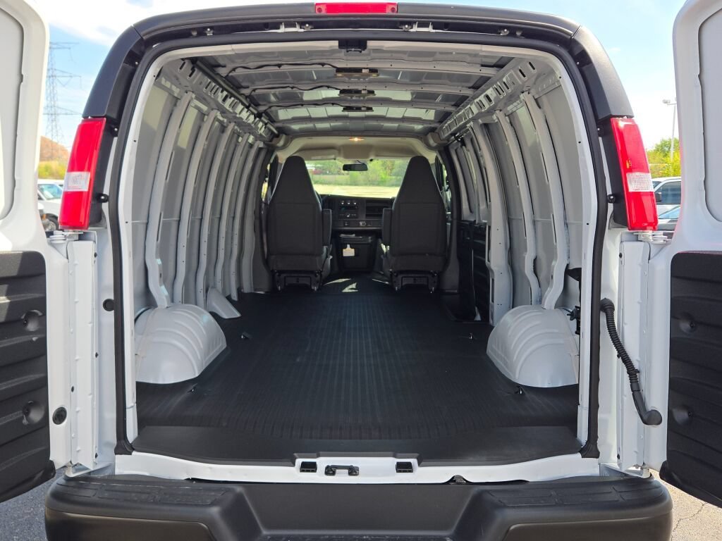 2026 Chevrolet Express Cargo Work Van - Photo 16