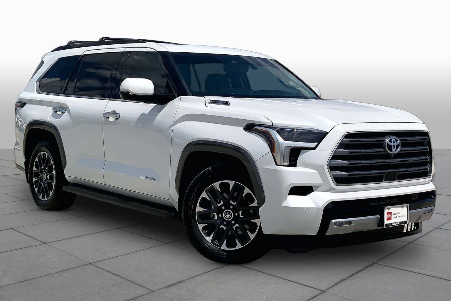 Used 2023 Wind Chill Pearl Toyota Limited image 3