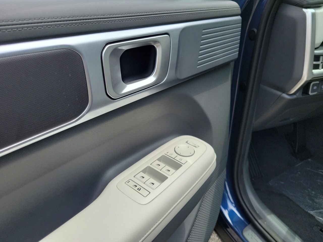 New 2026 Atlantis Blue Hyundai SEL image 18