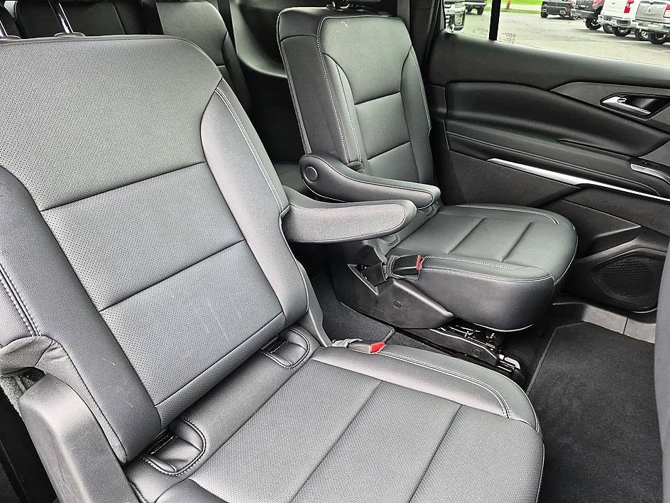 Used 2026 Mosaic Black Metallic Chevrolet FWD LT image 33