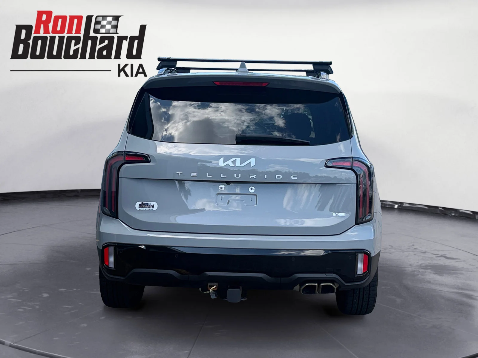 Used 2024 Wolf Gray Kia EX X-Line image 3