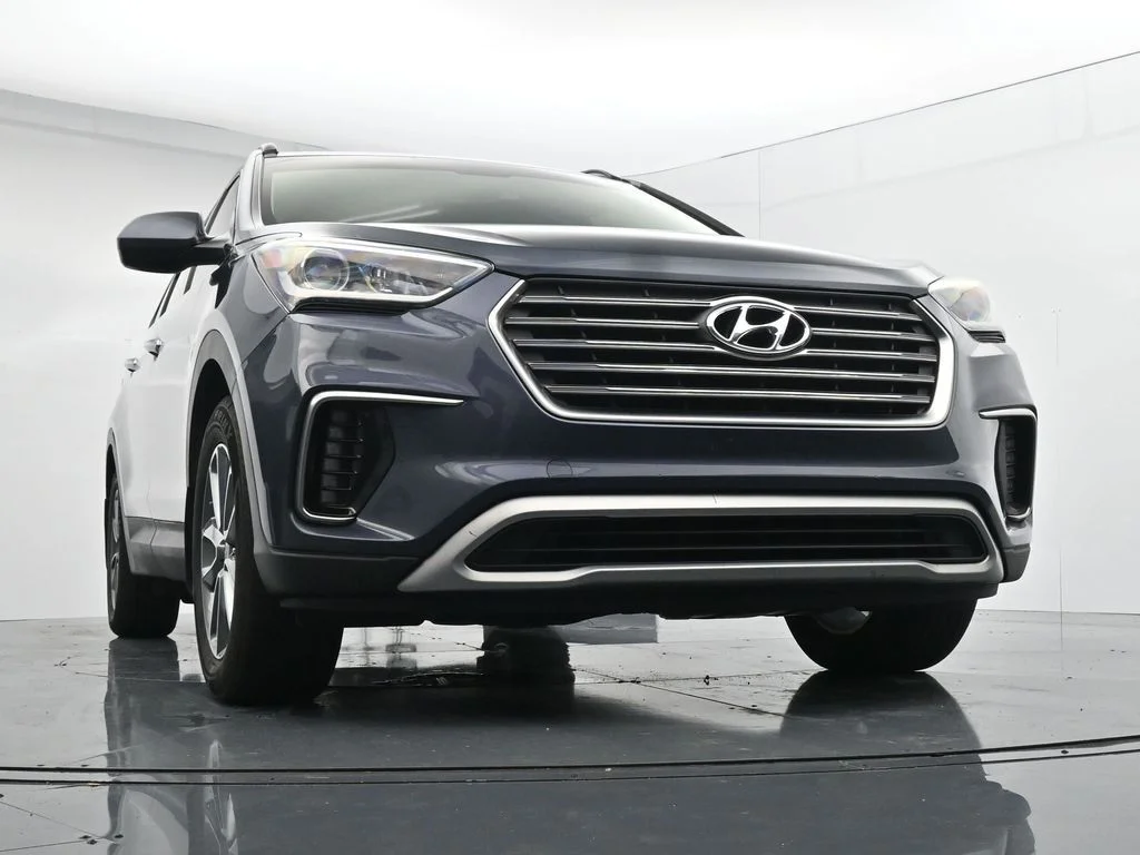 Used 2019 Blue Hyundai SE image 28