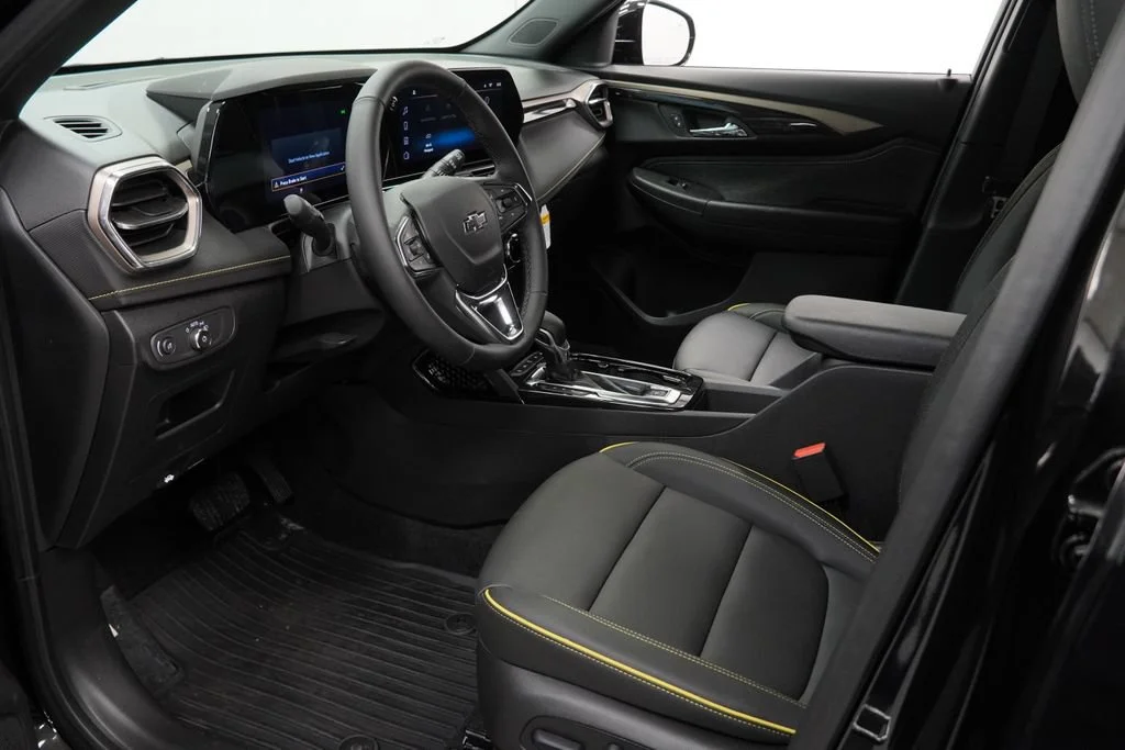 New 2026 Mosaic Black Metallic Chevrolet ACTIV image 10