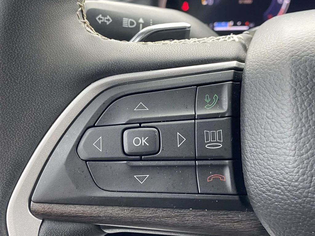 Used 2023 Gray Jeep Limited image 30