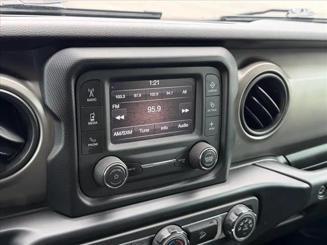 Used 2020 Black Clearcoat Jeep Sport S image 19