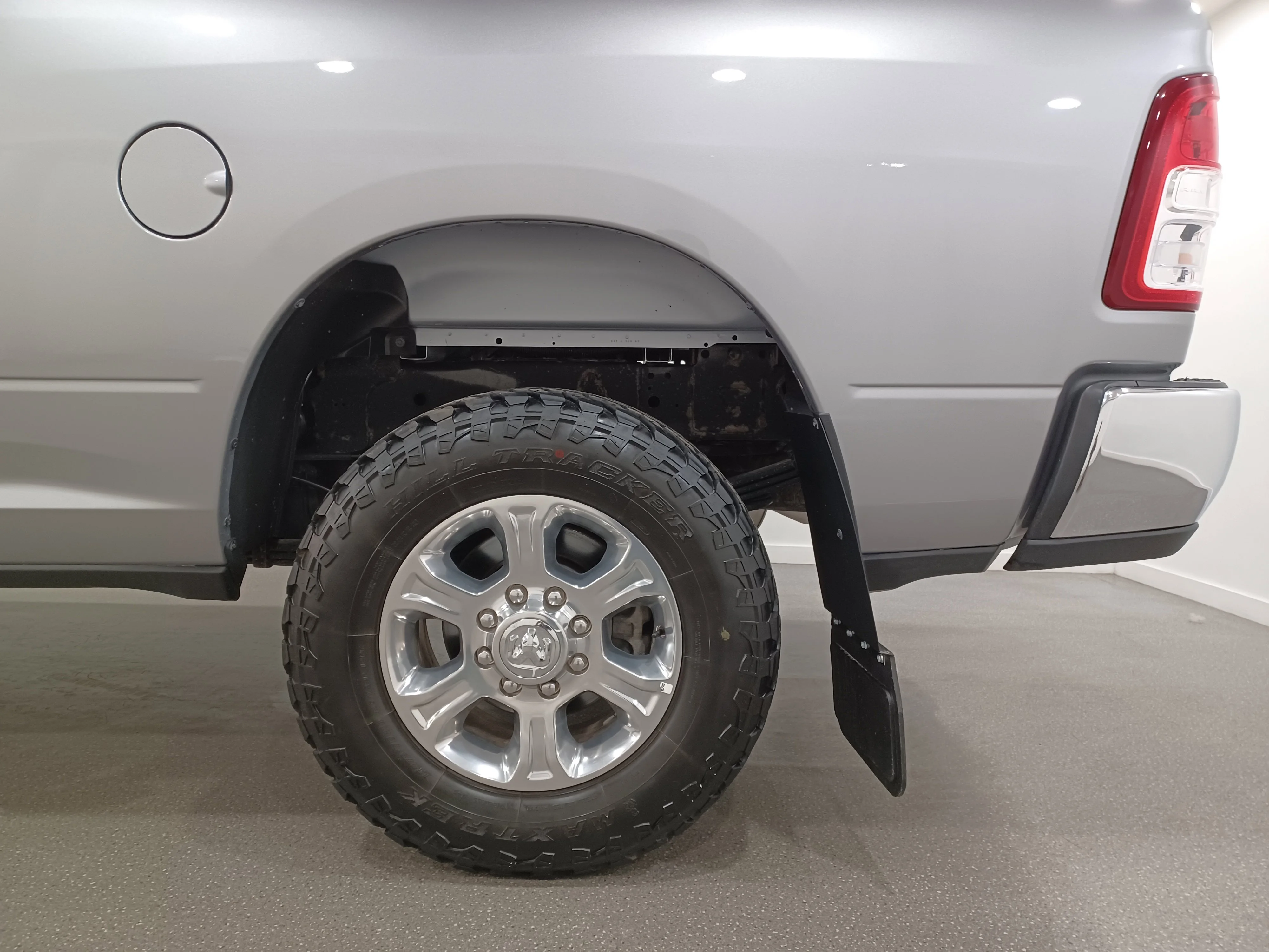 Certified Used 2024 Billet Silver Metallic Ram Bighorn 6.4L HEMI | 4x4 | 6 Pass | 6 Foot Box | Trailer Mirrors & Brake | Park Assist image 19