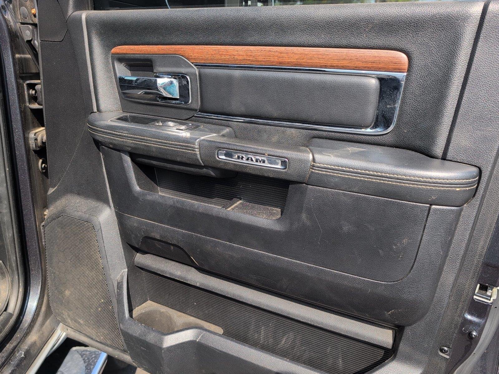 Used 2014 Bright White Clearcoat Ram Laramie image 39