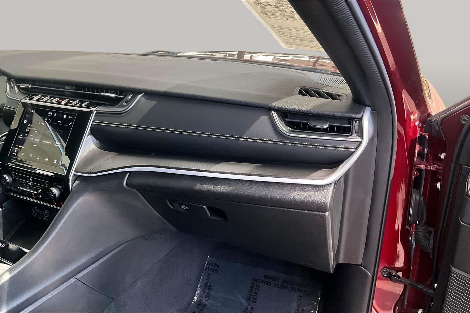 Used 2024 Velvet Red Pearlcoat Jeep Altitude image 18