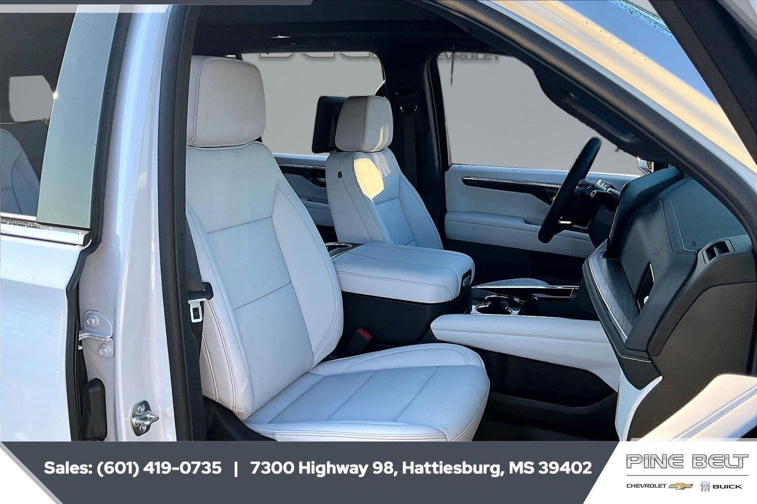 New 2026 Polar White Tricoat Chevrolet Premier image 6