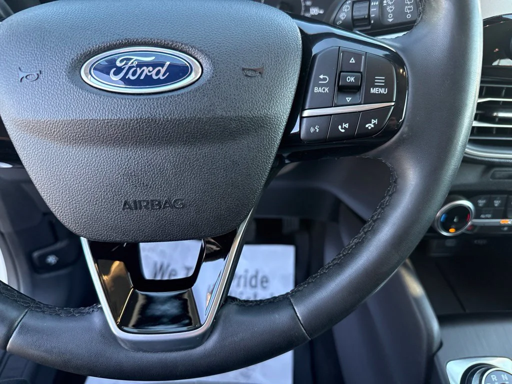 Certified Used 2022 White Metallic Ford SE image 28