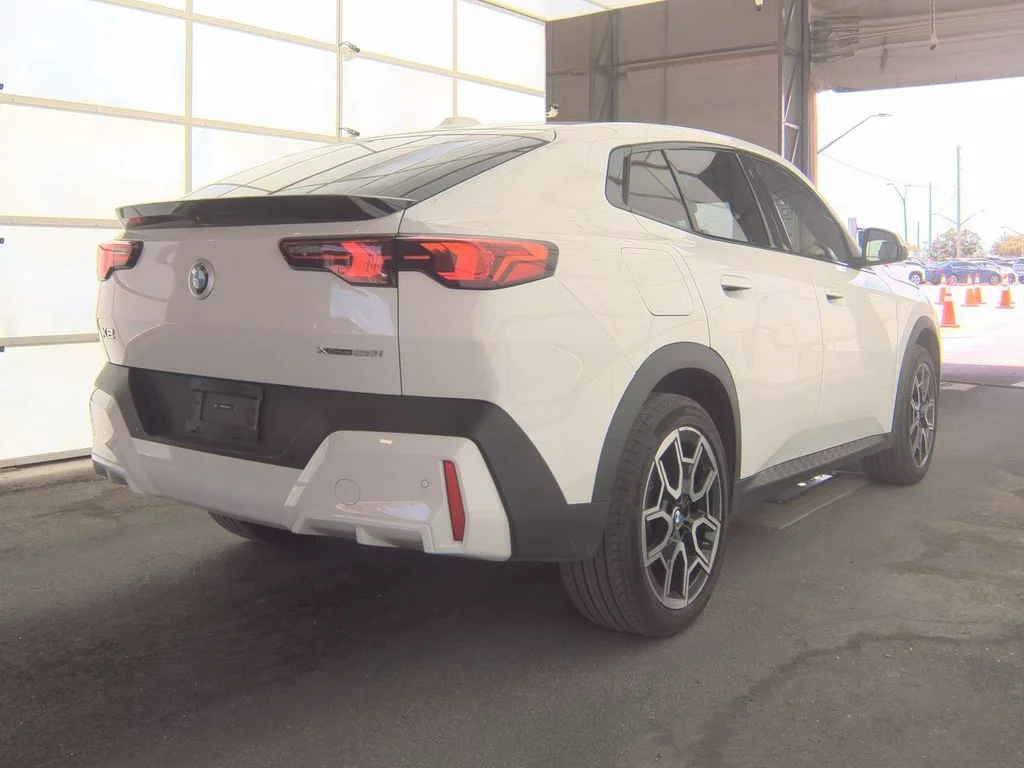 Used 2025 White BMW xDrive28i image 2
