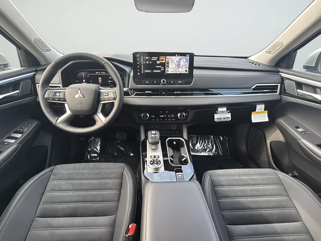 New 2026 Silver Mitsubishi SE S-AWC image 9