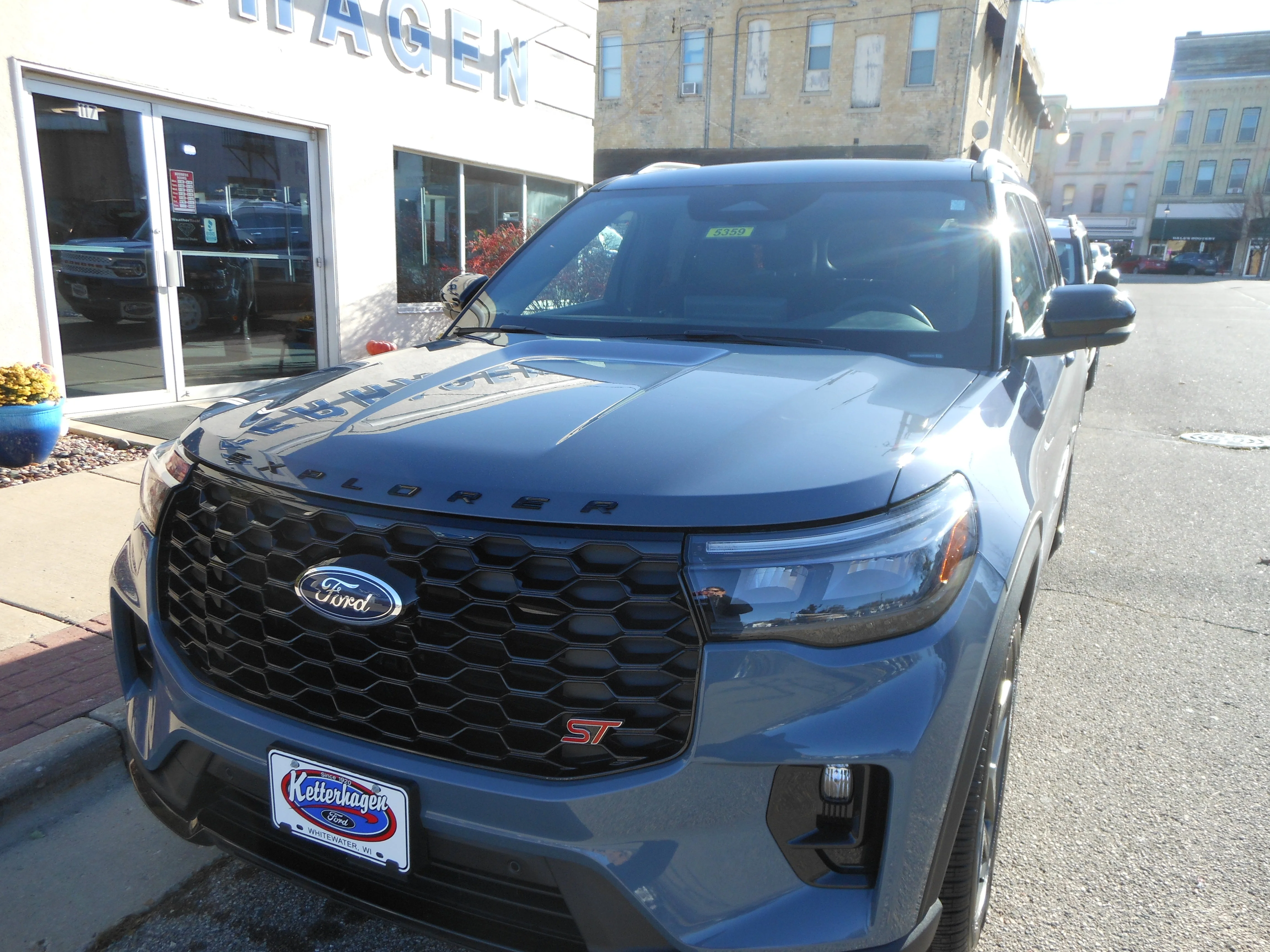 Vehicle Image 2