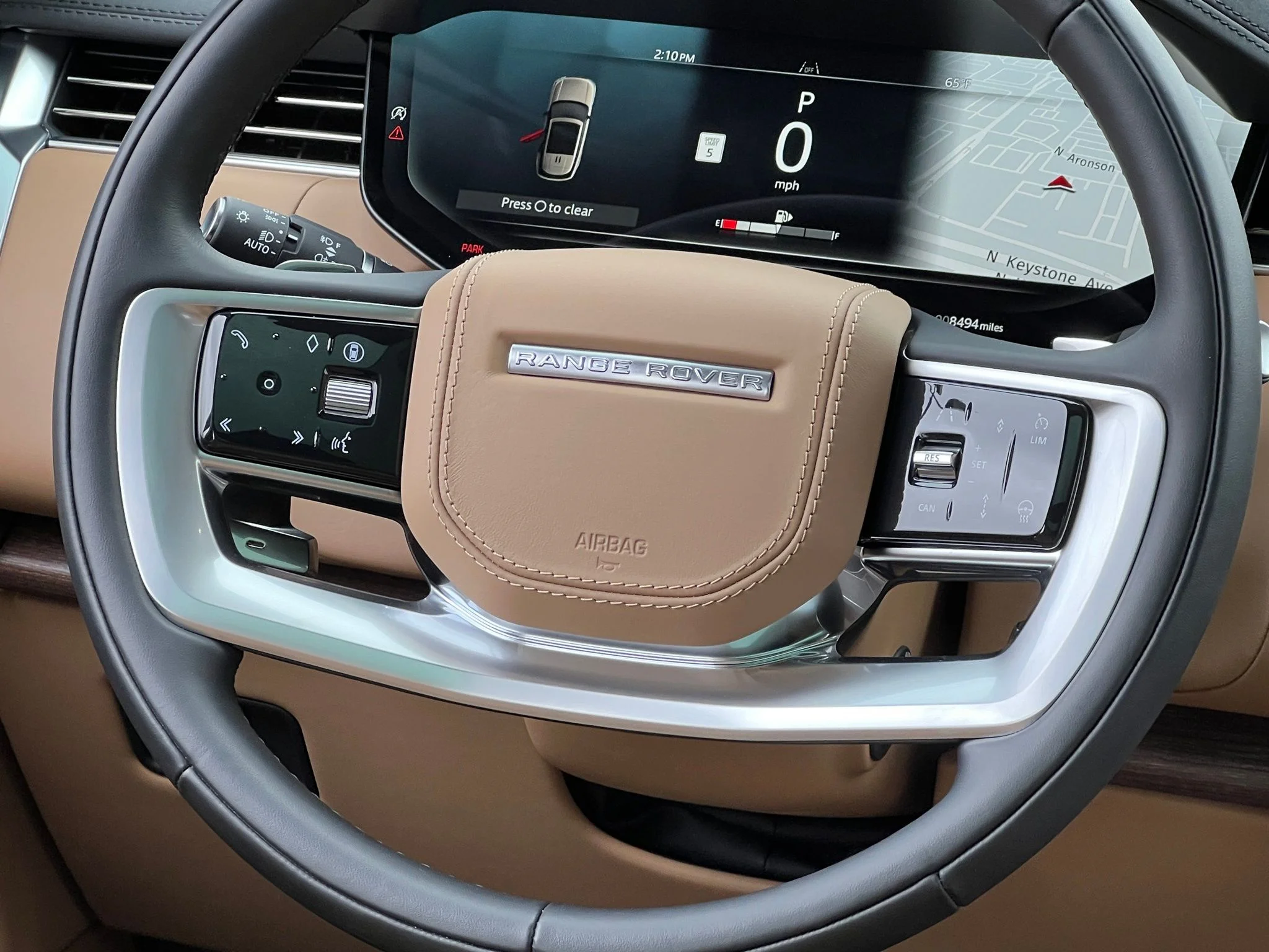 Used 2025 Gray Land Rover SE LWB image 25