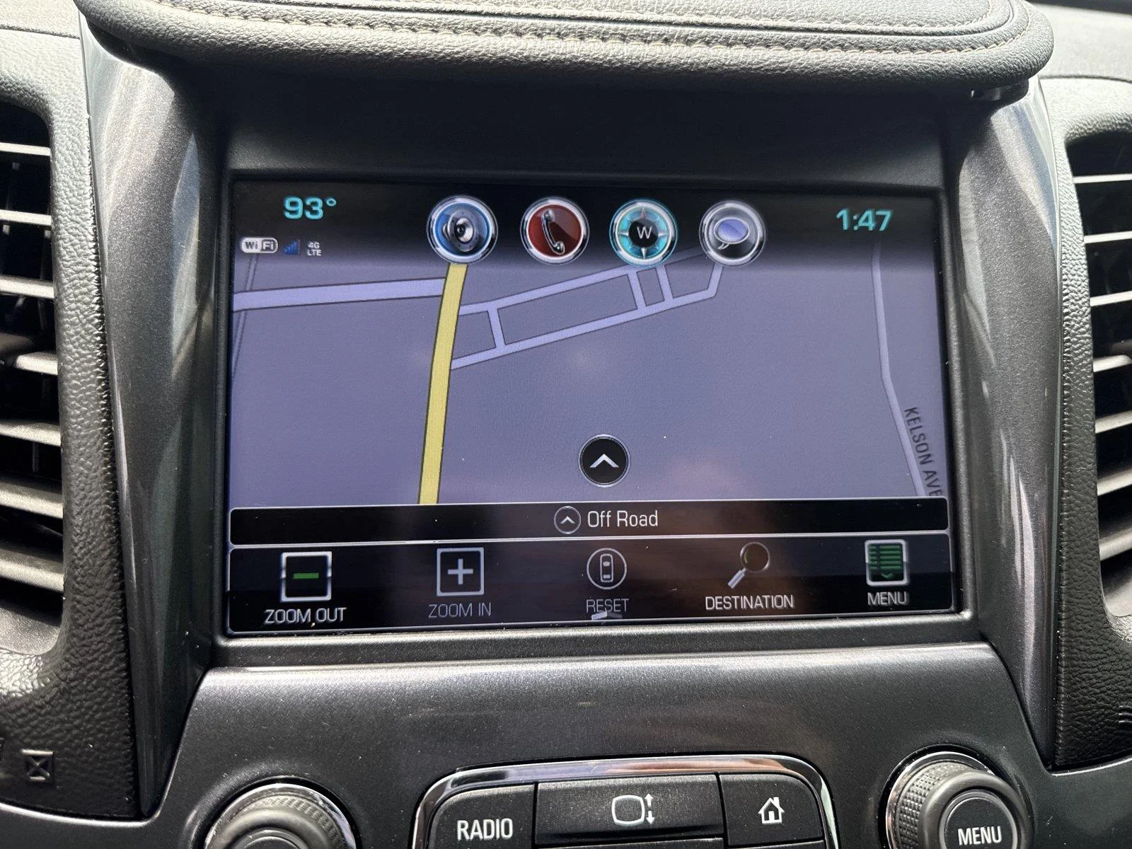 Used 2019 IRIDESCENT PEARL TRICOAT Chevrolet Premier image 24